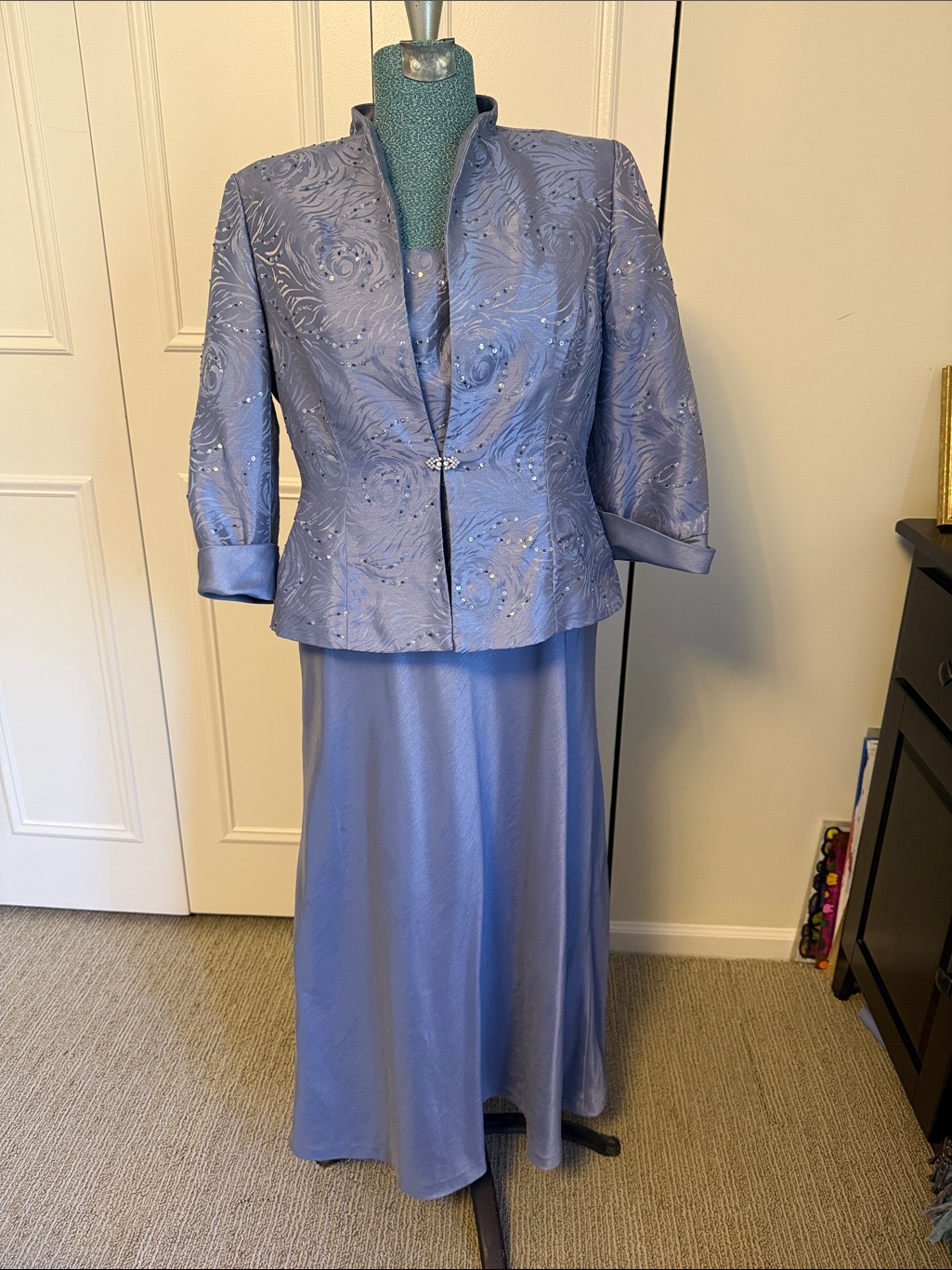 Elegant Periwinkle Evening Dress With Embroidered Bodice